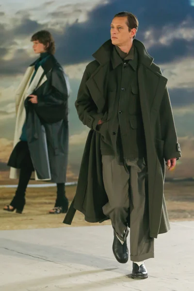 Look 29